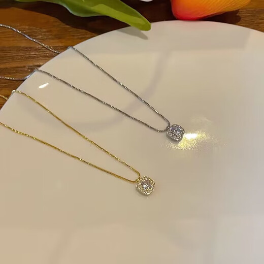 Simple cold style necklace for women new niche design rhinestone pendant clavicle chain M176 square rhinestone necklace silver