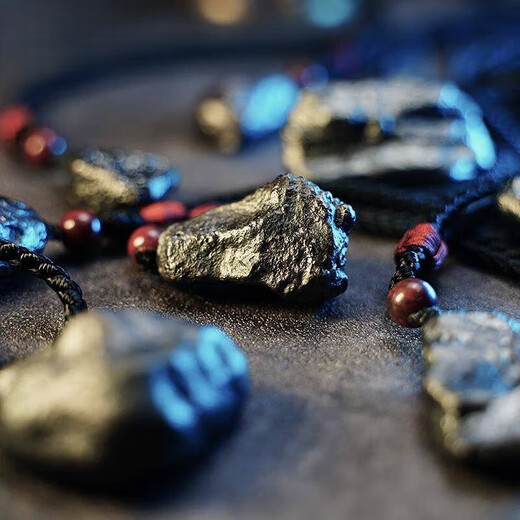 Zhou Runxi Xinjiang Wucaiwan natural iron silicide meteorite raw stone pendant fidelity universe boutique pendant men and women star jewelry randomly shipped about 20 grams