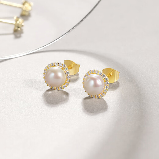 Saturday Fortune (ZLF) S925 Silver Freshwater Pearl Stud Earrings Feminine Hepburn Style Stud Earrings for Birthday Gifts A Pair of White Earrings