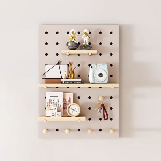The middle shopkeeper displays the hole board at the door of the entrance hall. The wall shelf is solid wood display rack. The panda storage hole board is customized. Cream white clouds + hidden mirror 110x220cm solid wood ecological board.