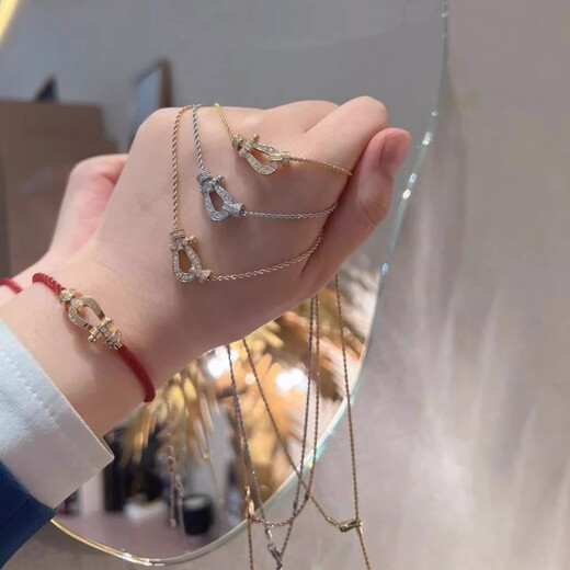 Chi Xing applies Fred/necklace horseshoe buckle diamond U-shaped pendant mini Fred Force10 twist chain rose gold mini trumpet