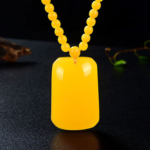 Inlaid with Lou Fat Dong Lai's same style beeswax pendant necklace, raw stone amber, men's and women's chicken oil yellow old sweater chain pendant, chicken oil yellow water drop pendant
