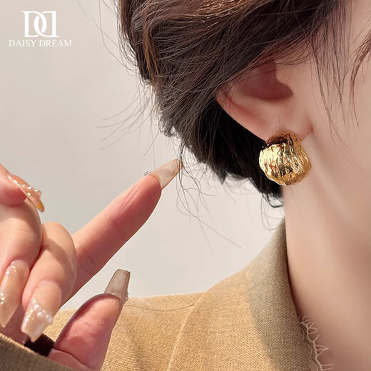 DAISY DREAM French metal earrings women's silver needle unique golden earrings 2025 new hot style light luxury high-end earrings metal texture arc earrings 925 silver needle