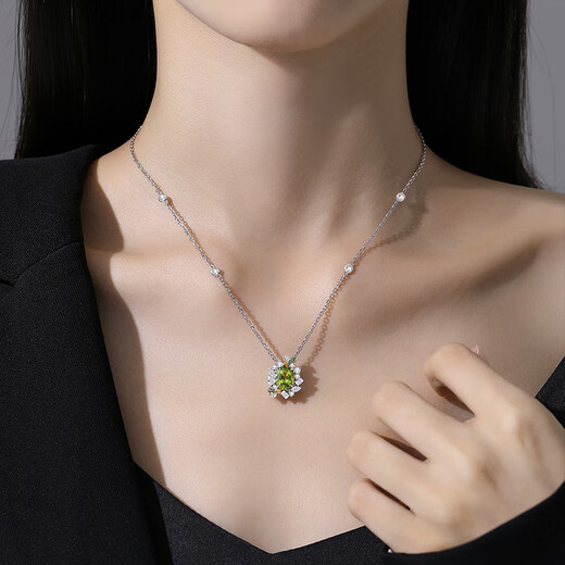 Muye Zhang Bichen's same style natural colored treasure 925 silver peridot gemstone necklace firefly necklace original design firefly necklace