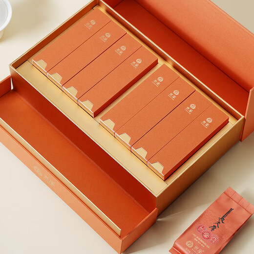 Yanhuang Long-term thick Shuiliandong cinnamon domineering and mellow Wuyi rock tea square gift box style