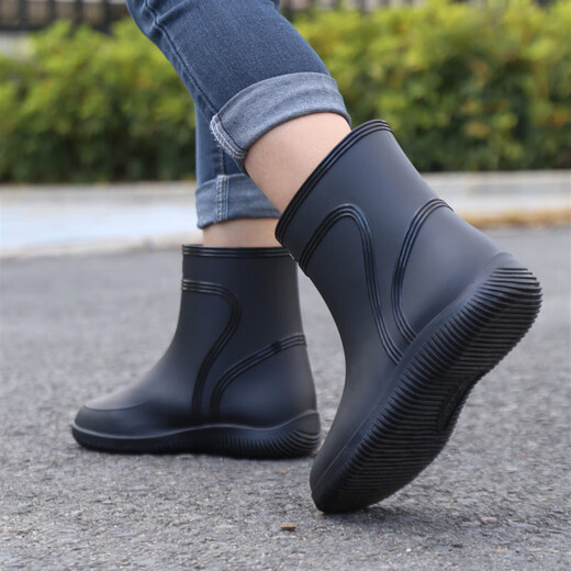 2024 Wasserdichte Schuhe Männer und Frauen Regenstiefel modische kurze Röhrchen verdickte warme Gummischuhe Arbeit nicht rutschfischer Fischerei Kücherin Regenstiefel Schwarz [Einzelschuhe] Standardgröße 38