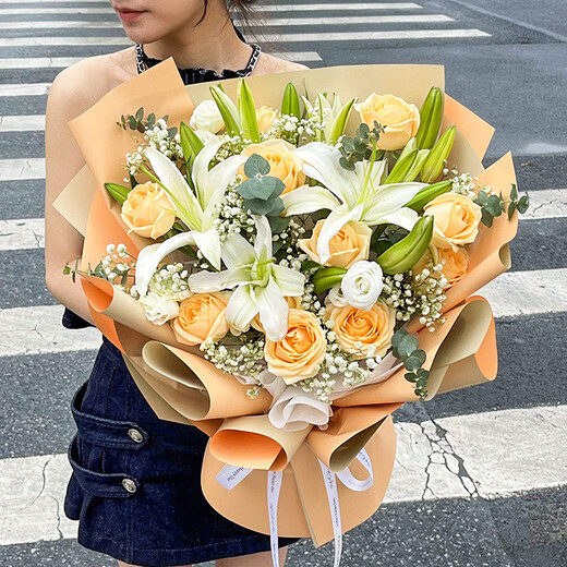 Lingxiang Flower Express Champagne Rose Bouquet Confessing Love to Girlfriend and Wife as a Birthday Gift Nationwide Delivery 11 Champagne and 11 White Lily Bouquets