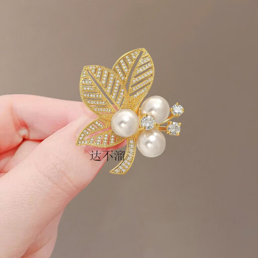Tabuliu sense niche butterfly brooch niche versatile temperament anti-exposure suit birthday gift 232#vip1