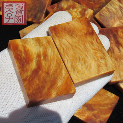 Knock knock love 11-year-old store North agarwood amber wood Northeastern pine Mingzi fully oiled and transparent handle piece Wushi brand pendant 77 length, width and height 4 6 1 cm