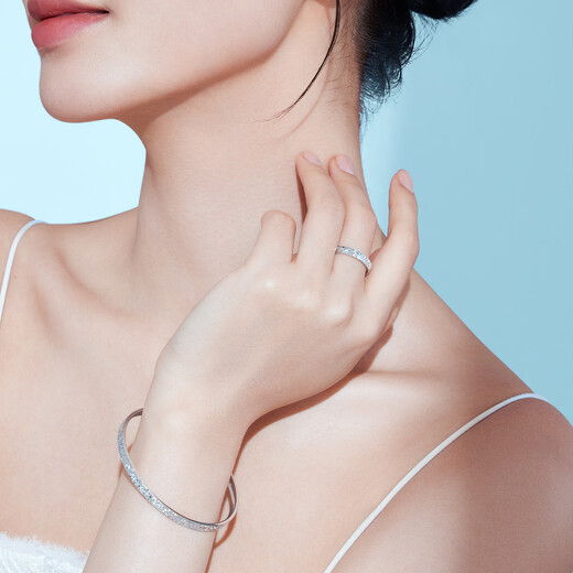 Lukfook Jewelry Platinum 950 Crushed Ice Platinum Bracelet Solid Closed Bracelet Price 54mm - Approximately 25.80g