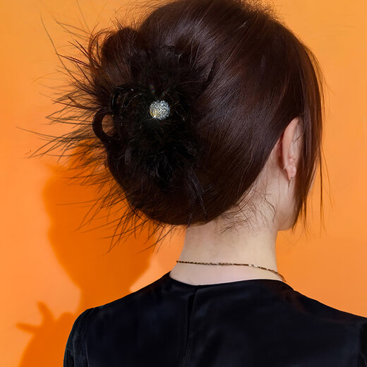 Zhuo Keke high-end feather ribbon gripper 2025 new high-end autumn and winter hair hair clips for the back of the head, fluffy hair clips, silver beads 8CM feather grippers