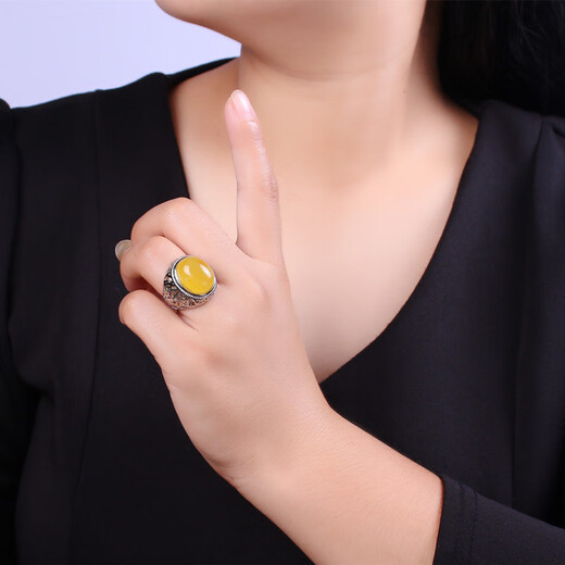 MHFDO old phoenix quality natural chicken fat yellow beeswax ring ring inlaid with old beeswax amber interface can adjust the large wax live ring