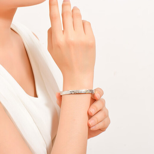 Yuan Shengfu's new PT950 high-quality nail polished platinum bracelet, fashionable women's platinum bracelet, concubine bracelet, 17.81 grams, ring mouth 56mm
