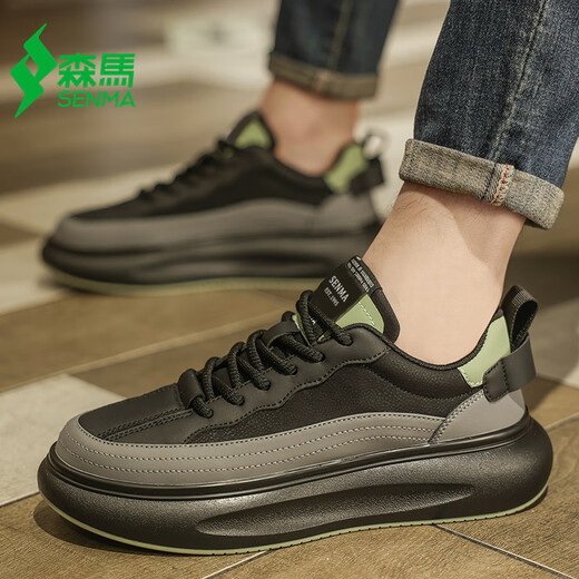 Chaussures pour hommes semi les semi-chaures de la saison d'été 2025 Nouvelle tendance polyvalente Forrest Gump Mesh Chaussures de sport populaires Chaussures blanches populaires hommes noirs et verts 1699 42