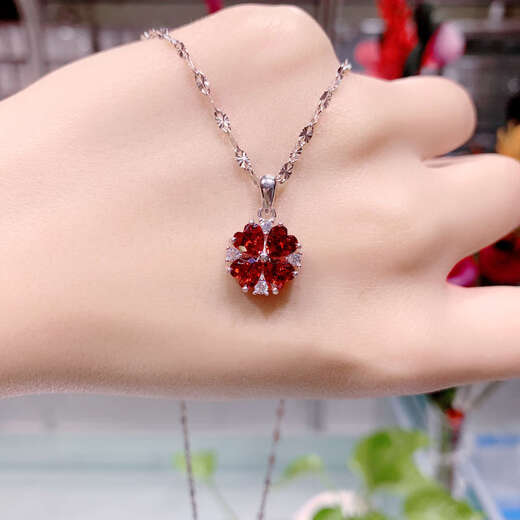 Tanhai's new sterling silver high-end ruby four-leaf clover necklace for women zircon exquisite diamond simple clavicle chain pendant trend 925 sterling silver red four-leaf clover necklace