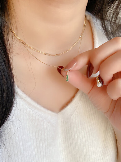 Xuecong's beautiful Korean pure 14K gold pendant for women, exquisite row of diamonds and emerald inlaid with a straight bar K gold clavicle chain, separate pendant, without chain, 14K gold