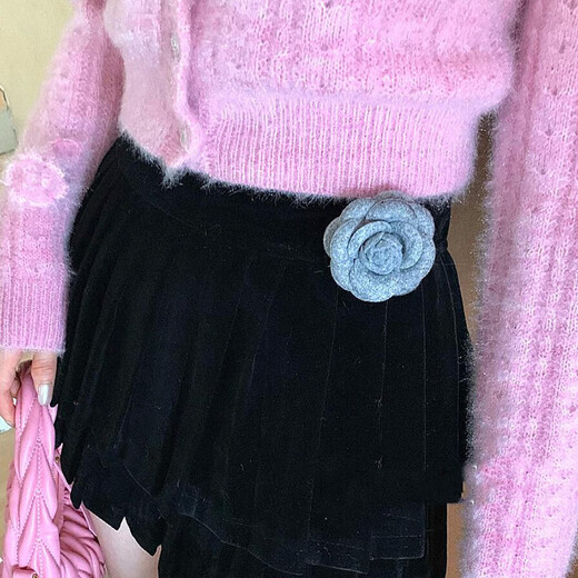 Suican Xiaoxiangfeng camellia brooch for women gray style corsage temperament suit coat dress miu style stacking corsage gray + black stacking camellia 2 pieces