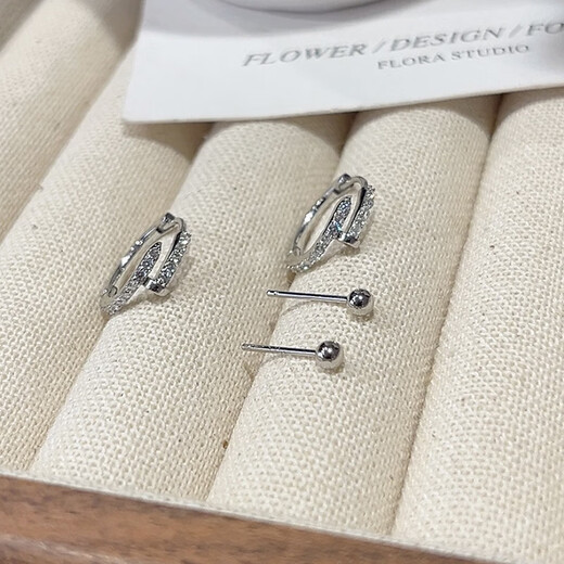 Bai Qixin women's four-piece set of earrings, earrings, diamond nail earrings, unique earrings, ear bone nails, high-end silver earrings, four-piece set of nail earrings