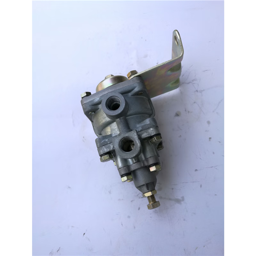 东风东风140/EQ2102配件3522E1-010挂车制动阀总成3522E3挂车阀 标准