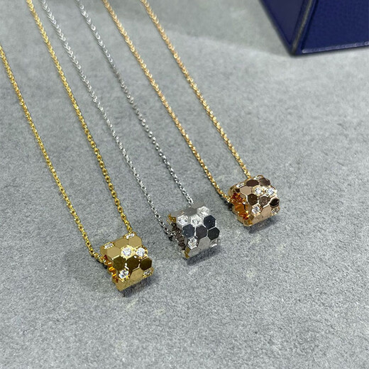 Yage Honeycomb Necklace for Women Full of Diamonds Classic Cross Hexagonal Honeycomb 18k Rose Gold Light Luxurious and High-Class Diamond Pendant High-end Full Diamond Honeycomb Rose Gold Necklace Prepare for Ordering