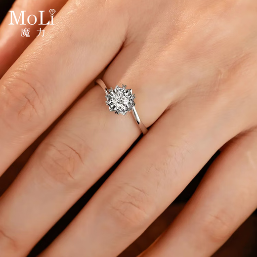 Magic Spot Sparkling Natural Diamond Proposal Ring for Women Twisting Arm Snowflake Love White 18K Gold Diamond Ring 10 Points Small Broken Diamond Natural Diamond Ring 10 Points + Exquisite Packaging Box. Please contact customer service for details.