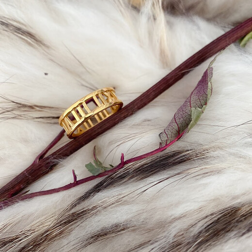 QUAMER old phoenix gold store style gold titanium steel ring women's non-fading index finger European and American personality fashion Roman numeral hollow US size 6