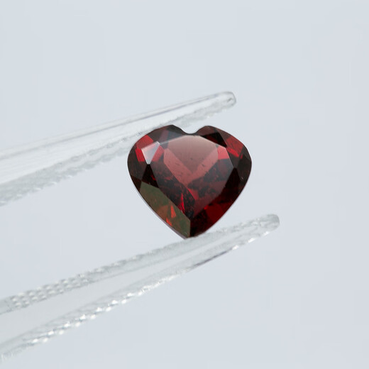 UDUMULLAGE JEWELLERS Sri Lanka imported peridot topaz garnet 00646300 heart-shaped garnet 1.5ct