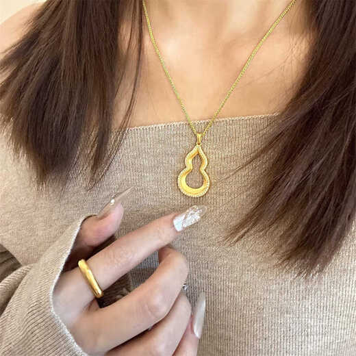 Shien Chinese style 18k gold-plated hollow gourd pendant necklace for women, diamond series, personalized and versatile commuting clavicle chain, hollow gourd pendant + Chopin chain