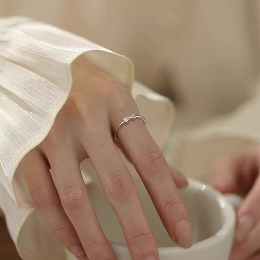 Core luxury S999 sterling silver bow ring for women, pure silver niche design, high-end adjustable tail ring, S999 pure silver bow ring