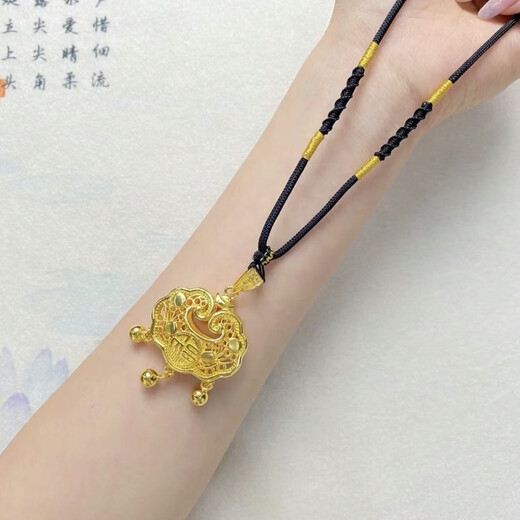 Pu Lianzhi gold package silver blessing lock bag longevity lock pendant gold safety lock small gold lock bag fortune and auspicious lock total weight of the lock bag with blessing character 13 grams