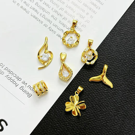 Junbu 18K gold pendant women's gold necklace single pendant single without chain Au750 gold clavicle chain single pendant 18K gold pendant (only love pendant)