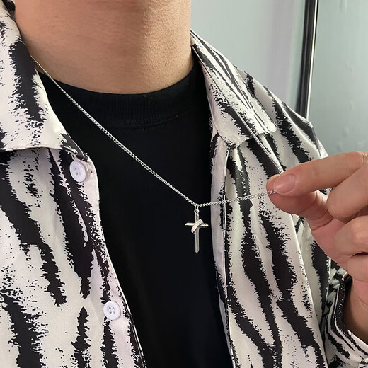 Zhou Baifu Silver Cross Necklace for Men 2025 New Clavicle Chain Pendant Student Day Gift for Boyfriend