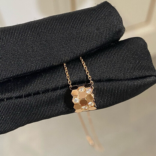 Yage Honeycomb Necklace for Women Full of Diamonds Classic Cross Hexagonal Honeycomb 18k Rose Gold Light Luxurious and High-Class Diamond Pendant High-end Full Diamond Honeycomb Rose Gold Necklace Prepare for Ordering