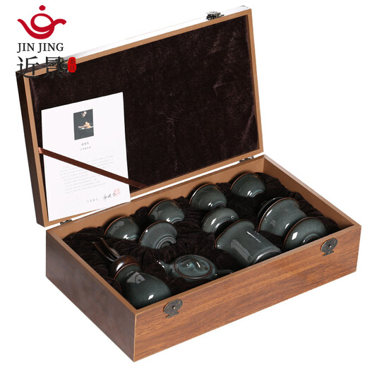Close-up Longquan celadon tea set handmade Ge kiln iron tire ceramic complete set household ice cracked teapot teacup cover bowl iron tire cover bowl tea set hardcover version 10 pieces gift box