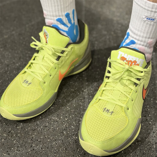 Nike (Nike) Herrenschuhe New Ja 2 Morant 2 Weihnachten Limited Fashion Vielseitig komfortable Dämpfung praktischer Training Basketballschuhe FD7327-701 44