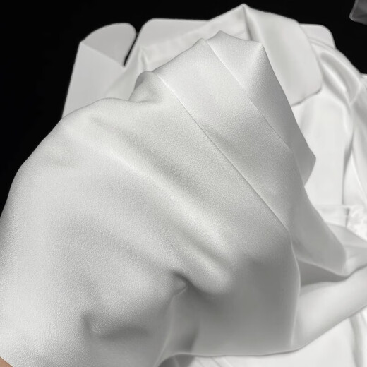 Xiangyaxin Valentinstag Geschenke an die besten Freunde der Mädchen praktische Nische High-End Sense Ice Silk Pyjamas an Freundin Geschenke an Freundin Geschenke an Frau 13533 White Gift Box XL