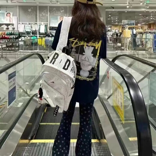 Backpack full of stars new style of high school students' large-capacity school bag travel computer bag men and women's backpack sports bags full of stars white (three-dimensional mark)