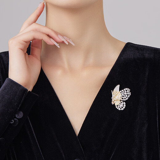 Violet butterfly brooch high-end women's exquisite fashion butterfly corsage brooch 2023 new trend champagne gold