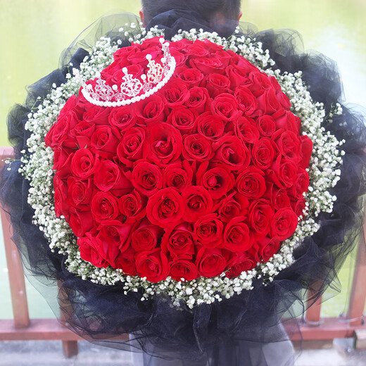 Let's come to Valentine's Day flower delivery. 99 red roses bouquet birthday gift to express your love for your girlfriend. Nationwide delivery in the same city. 99 red roses goddess style.