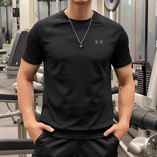 安德玛（Under Armour）官方男士t恤 2025夏季新款运动服户外跑步快干训练半袖健身短袖男 快干透气/宽松版型 /黑色 M (170/92A)
