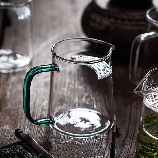 High temperature resistant fair cup, simple tea cup, large capacity male tea cup, household filterable tea sea tea water separator, green handle, straight crescent moon, 450ml 1 piece