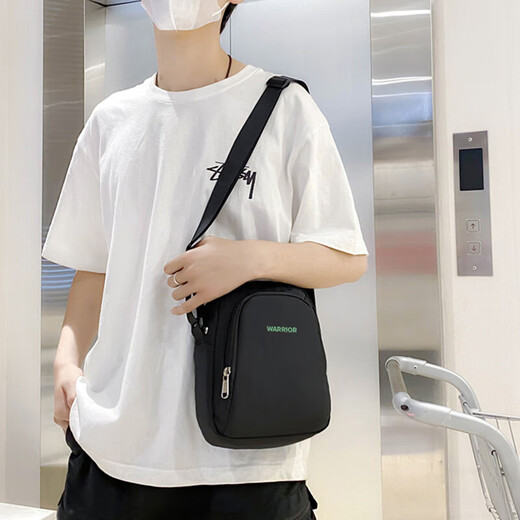 Warrior men's shoulder bag trendy small shoulder bag casual crossbody bag men's small bag women's bag sports mobile phone small backpack black large size