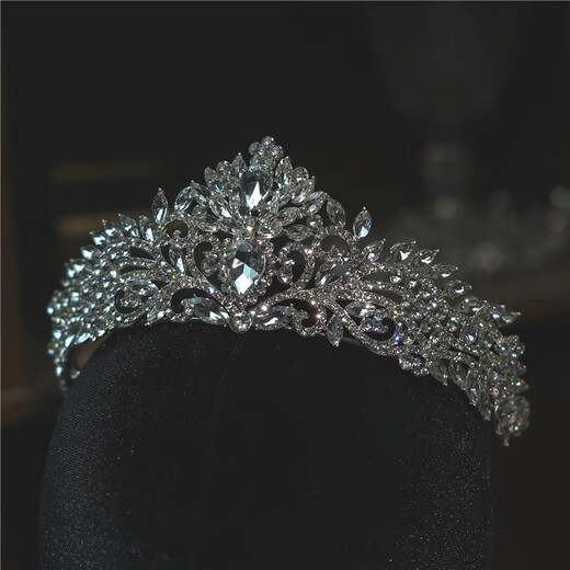 
Lu Shanwu Crown exquisite small bride wedding wedding accessories headdress princess birthday crown head crown children's hair accessories luxury baroque rhinestone crown