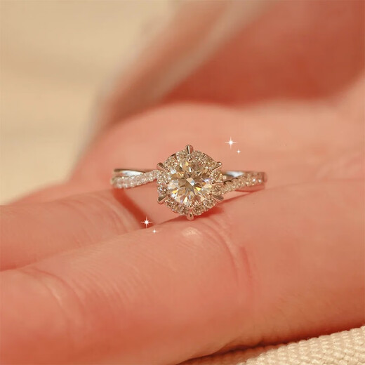 Pt950 platinum moissanite ring for women platinum niche design six prongs 50 points diamond seeking engagement wedding diamond ring light luxury model twisted arm group set main diamond 50 points live mouth