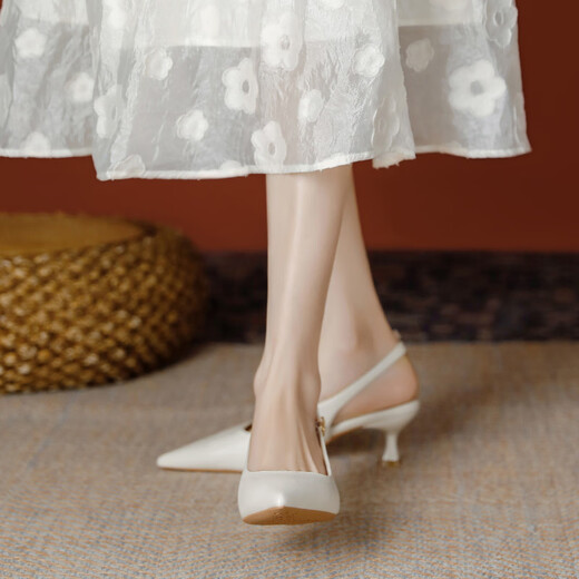 Mehr von Bellejosiny offizielles Flaggschiff 2025 Sommer Neue Baotou Sandalen Frauen Temperament Mid-Heel Spitzer Zehen Single Schuhe High Heels Beige 3cm Fersenhöhe 38
