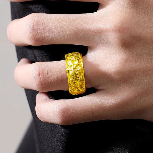 Chuxiao men's Pixiu gold ring, high-end and domineering gold-plated silver ring, the ring has a live mouth and can be adjusted to give gifts to the elders. Pixiu gold-plated silver ring is about 10 grams. Gold is about 1 gram.