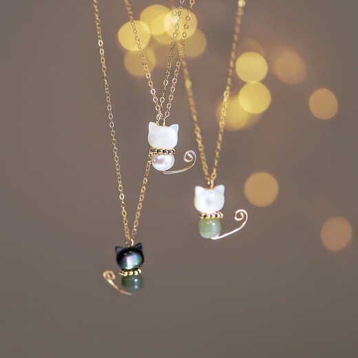 Juke cat claw necklace pendant for women versatile baroque pearl asymmetrical necklace niche retro small and sweet dark green Hetian jade version