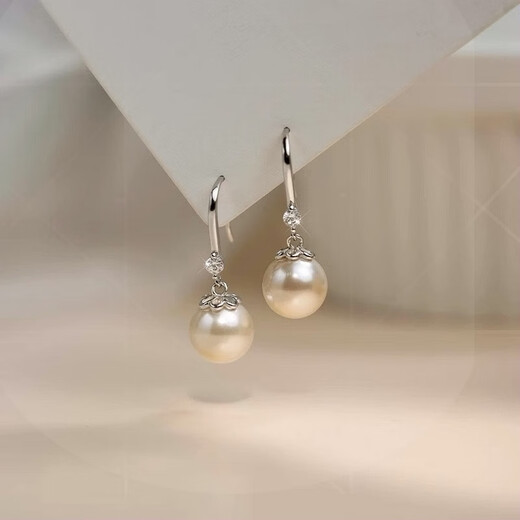 Guanpu Pavilion Fat Donglai's same style pt950 platinum pearl earrings PT950 women's retro light luxury round mother's style jewelry 520 free