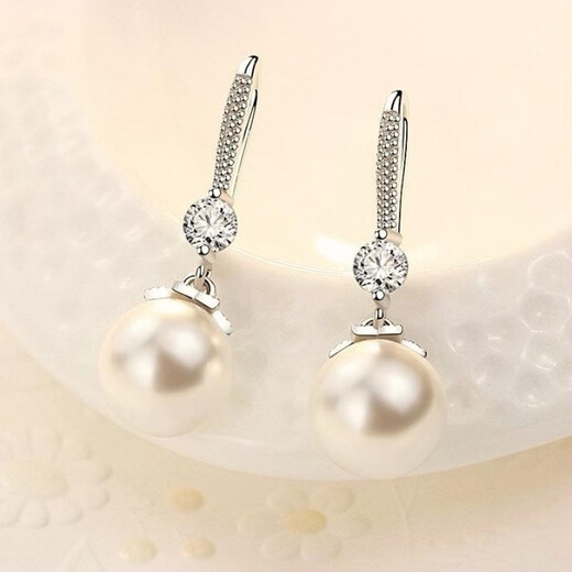 Guanpuge Fat Donglai same style pt950 platinum pearl earrings PT950 natural earrings for women 2024 new niche design pearl earrings shell beads (perfect round 9-10mm)