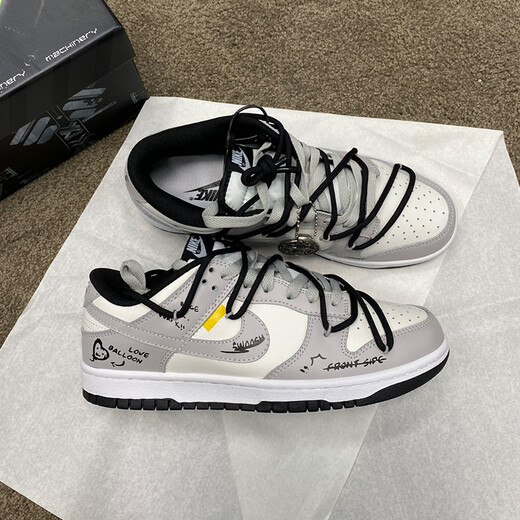 Nike (Nike) Sneakers personnalisés Dunk Thème fonctionnel Simple Graffiti Mood Men and Women Chores basses Low Top Graffiti Mood DD1391-100 Custom Shoes No 39